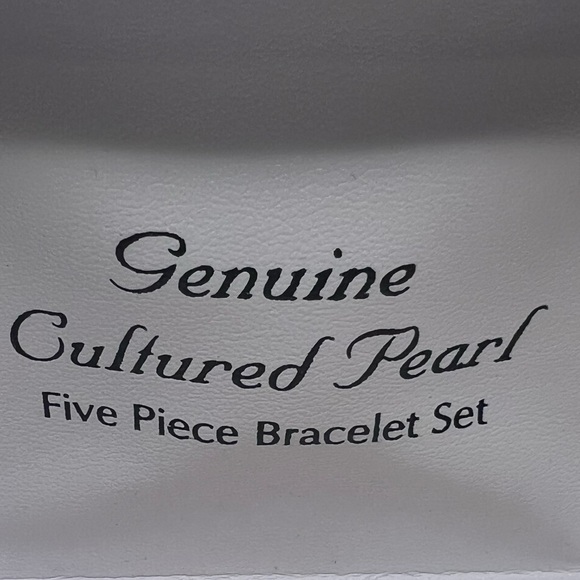 Genuine Cultured pearls 5 piece bracelet set! - Picture 3 of 3